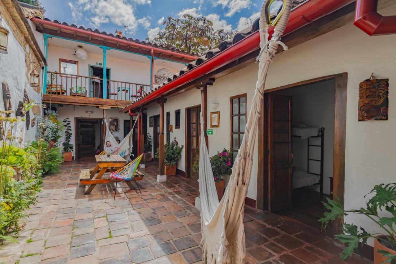 Alegrias Hostel Bogotá Esterno foto