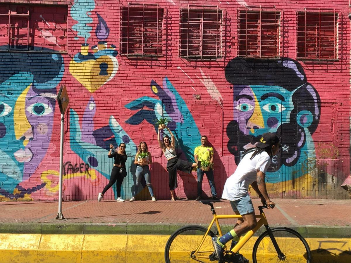 Alegrias Hostel Bogotá Esterno foto